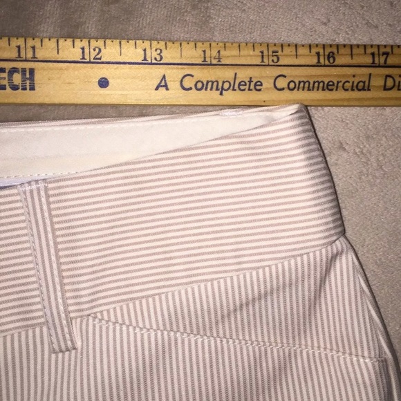 EXPRESS~Seersucker Stripe Cropped Capri Pants~8 - Picture 5 of 8
